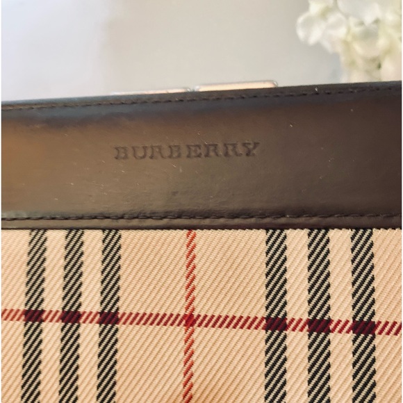 Burberry Nova Check Kisslock Compact Wallet - Picture 6 of 16